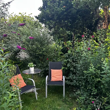 Guidos Place Souterrain Apartment Weissenthurm